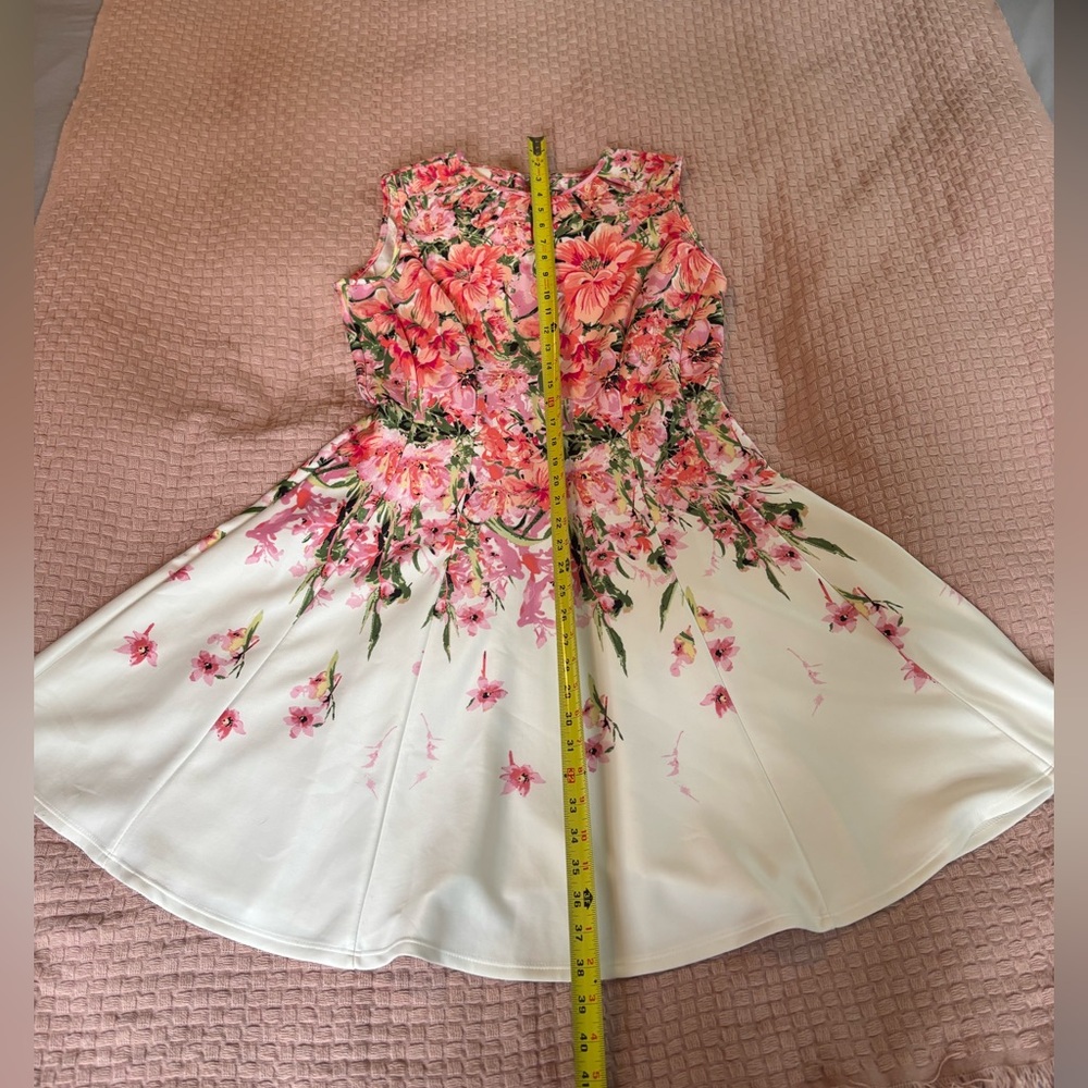 Gabby Skye Women’s Floral Fit and Flare Sleeveless Dress Size 12 - Picture 9 of 9